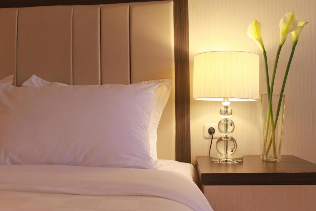 Bella Hotel Surabaya Eksteriør billede