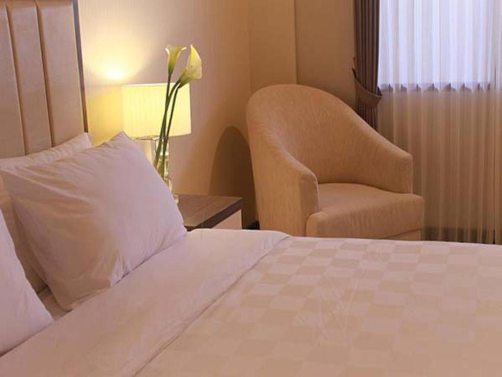 Bella Hotel Surabaya Eksteriør billede