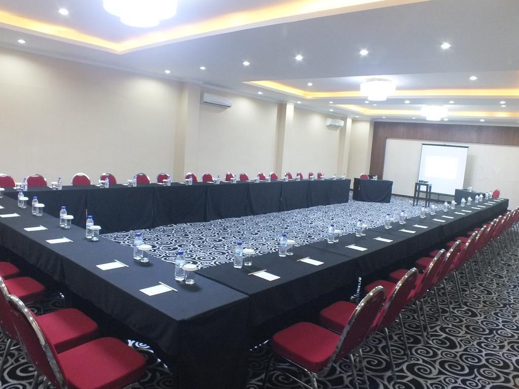 Bella Hotel Surabaya Eksteriør billede