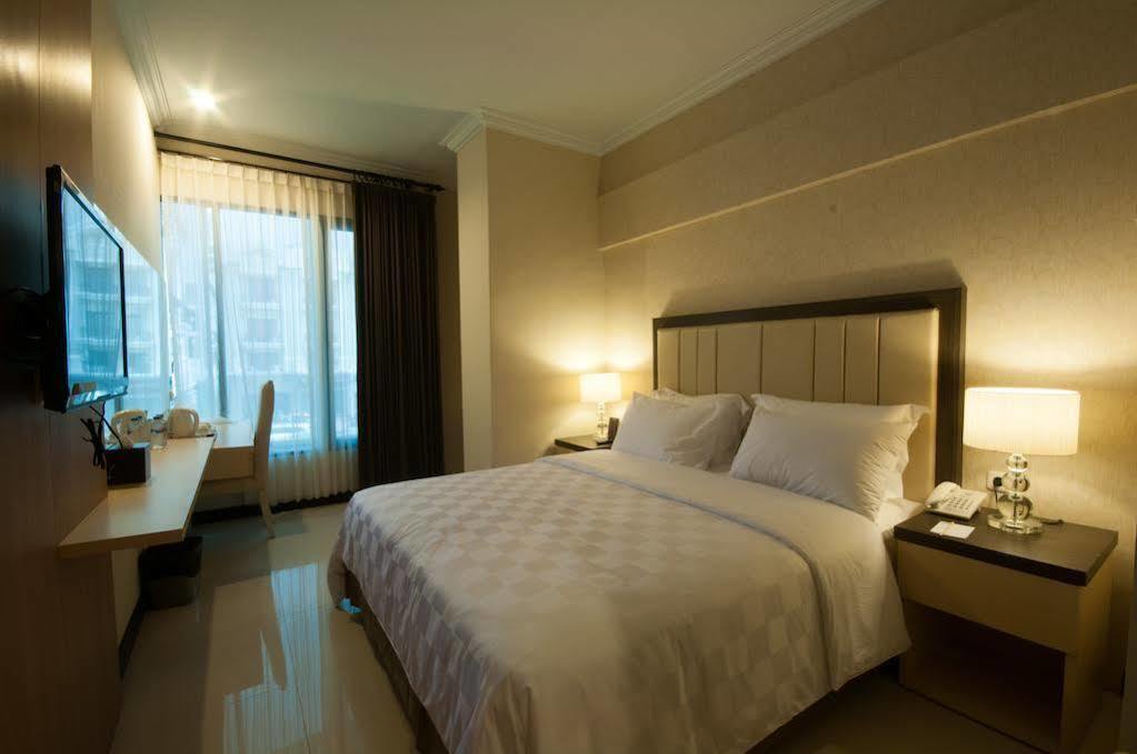 Bella Hotel Surabaya Eksteriør billede